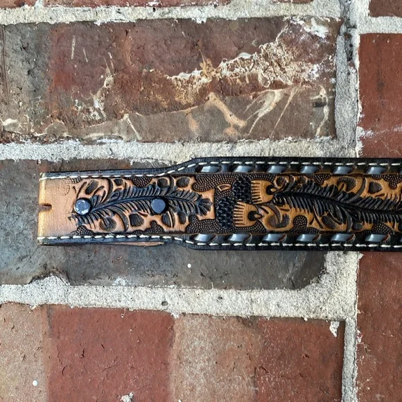Tooled leather belt with acorns & leaves design and “MIKE” on back - Picture 3 of 12
